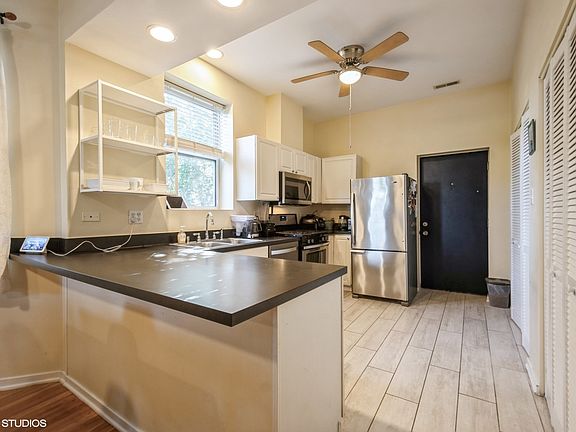 5th image of 4452 N Whipple St #3