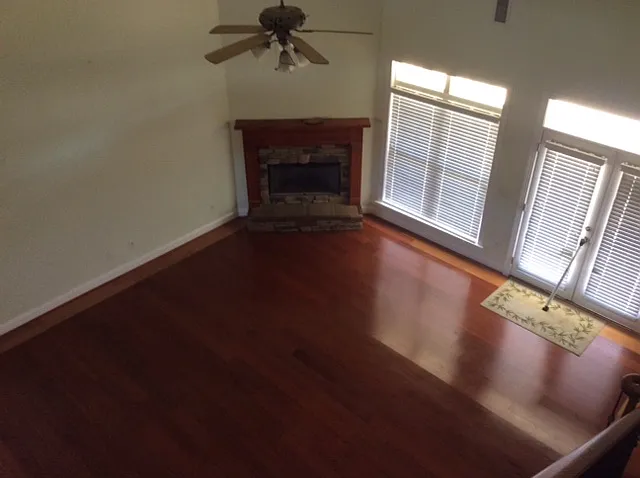 1002 Silver Lake Ct — Photo 7