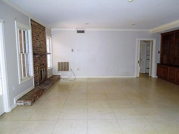 3rd image of 5646 Durham Dr