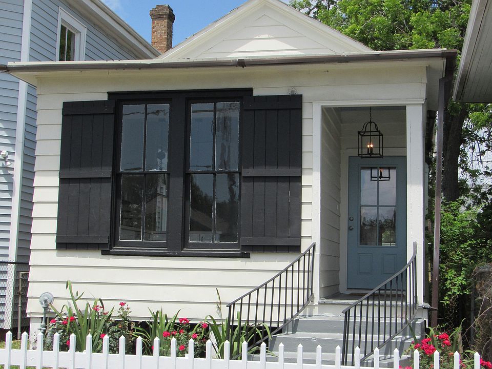 1st image of 3704 Ursuline
