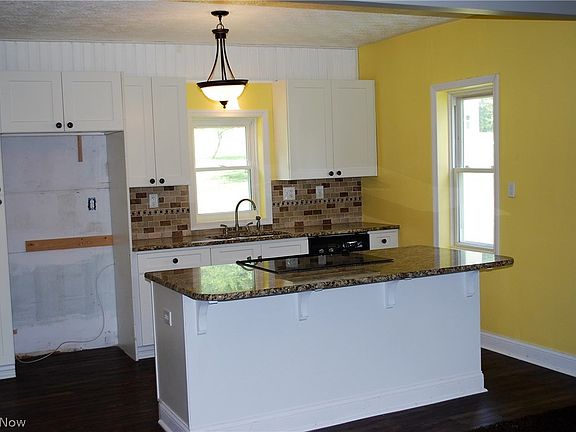 3rd image of 620 Silvercrest Dr
