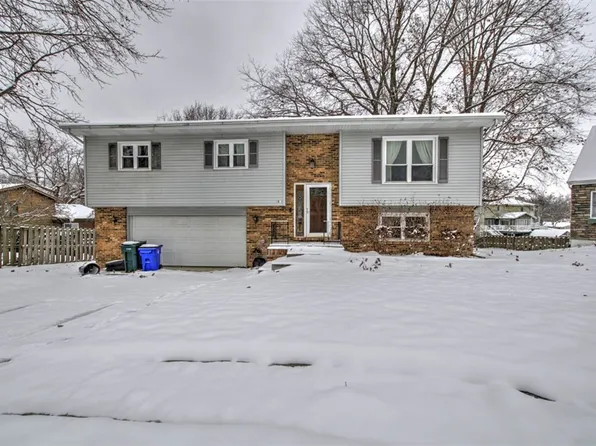 1051 Valley View Ct, Decatur, IL 62522