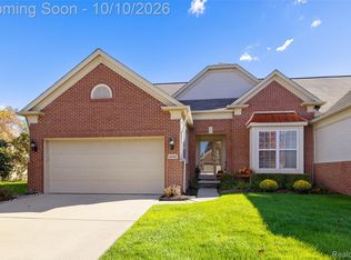 49590 Wayburn Dr, Macomb, MI 48042