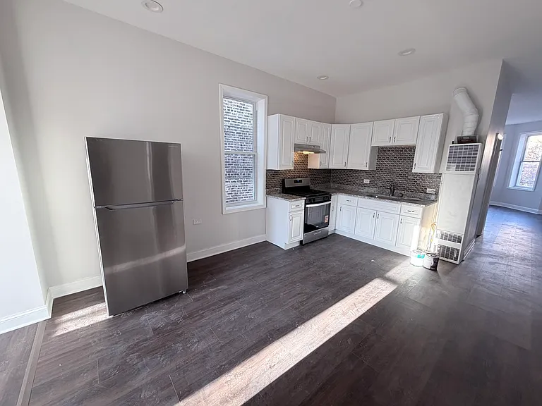 2533 S Drake Ave #2 — Photo 6