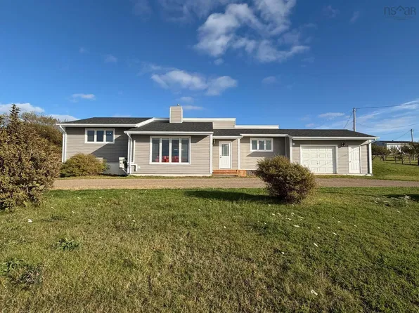 81 La Pointe Du Havre Rd, Cheticamp, NS B0E 1H0