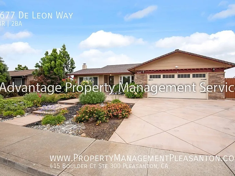 1677 De Leon Way — Photo 2