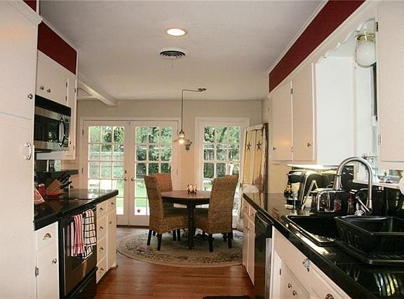5th image of 4009 Hartwood Dr