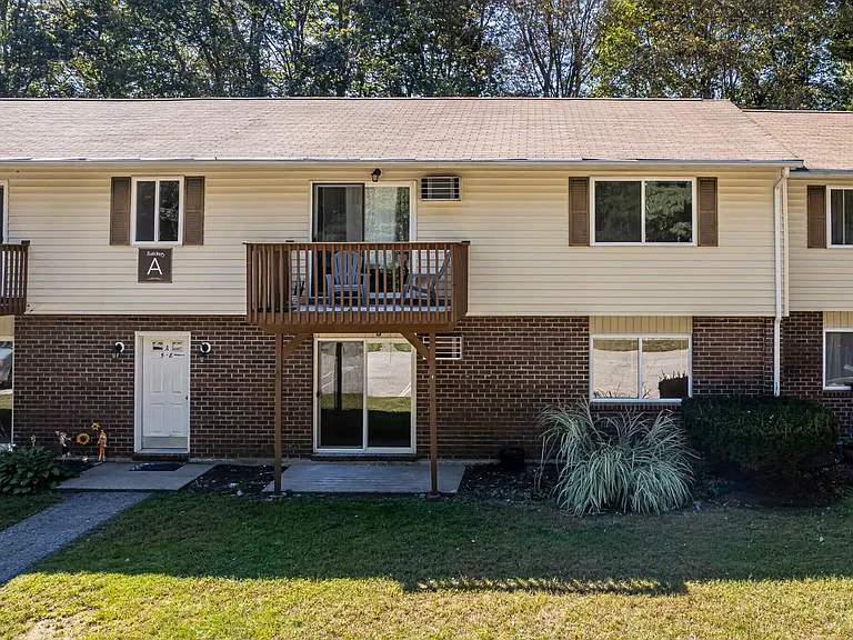 149A10 Ashford Center Rd #A10 — Photo 21