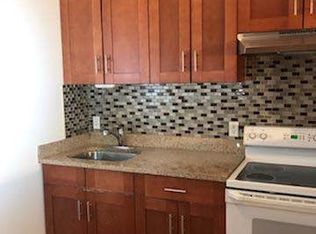 426 Union Ave #2F, Brooklyn, NY 11211