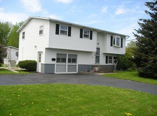 401 Sunflower Dr, Liverpool, NY 13088