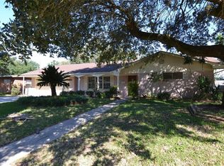 1004 Rosewood Dr, Baytown, TX 77520