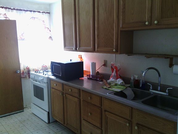 4th image of 42 S Highland Ave