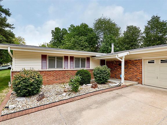 2nd image of 470 Durwood Dr
