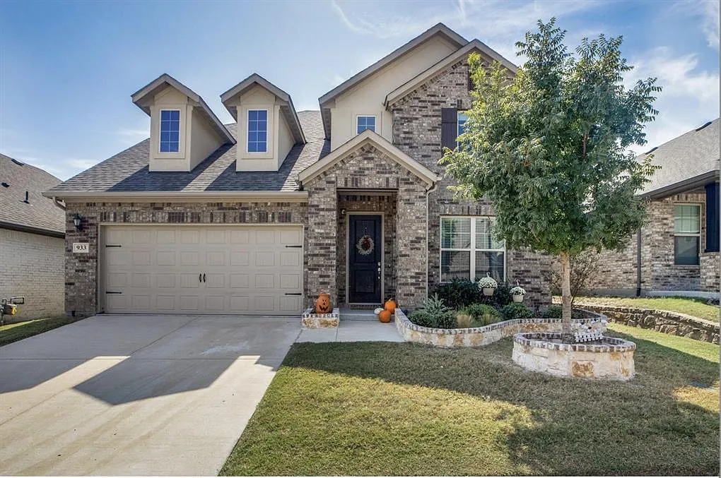 4 bed, 3.5 bath, 2811 sqft, $3,200 — Photo 1