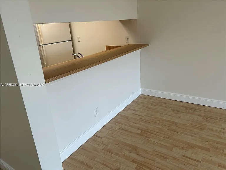 8600 N Sherman Cir #504 — Photo 2