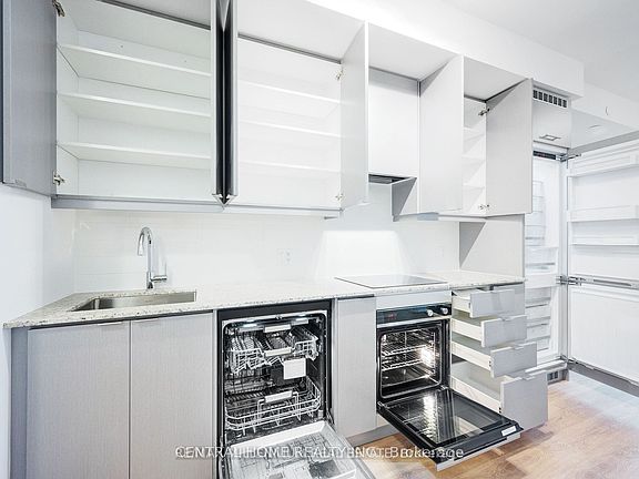 5th image of 30 Elm Dr W #2206
