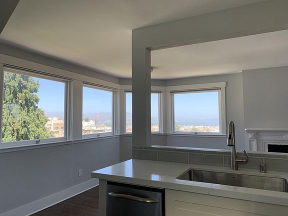 5th image of 2807 Steiner St #9