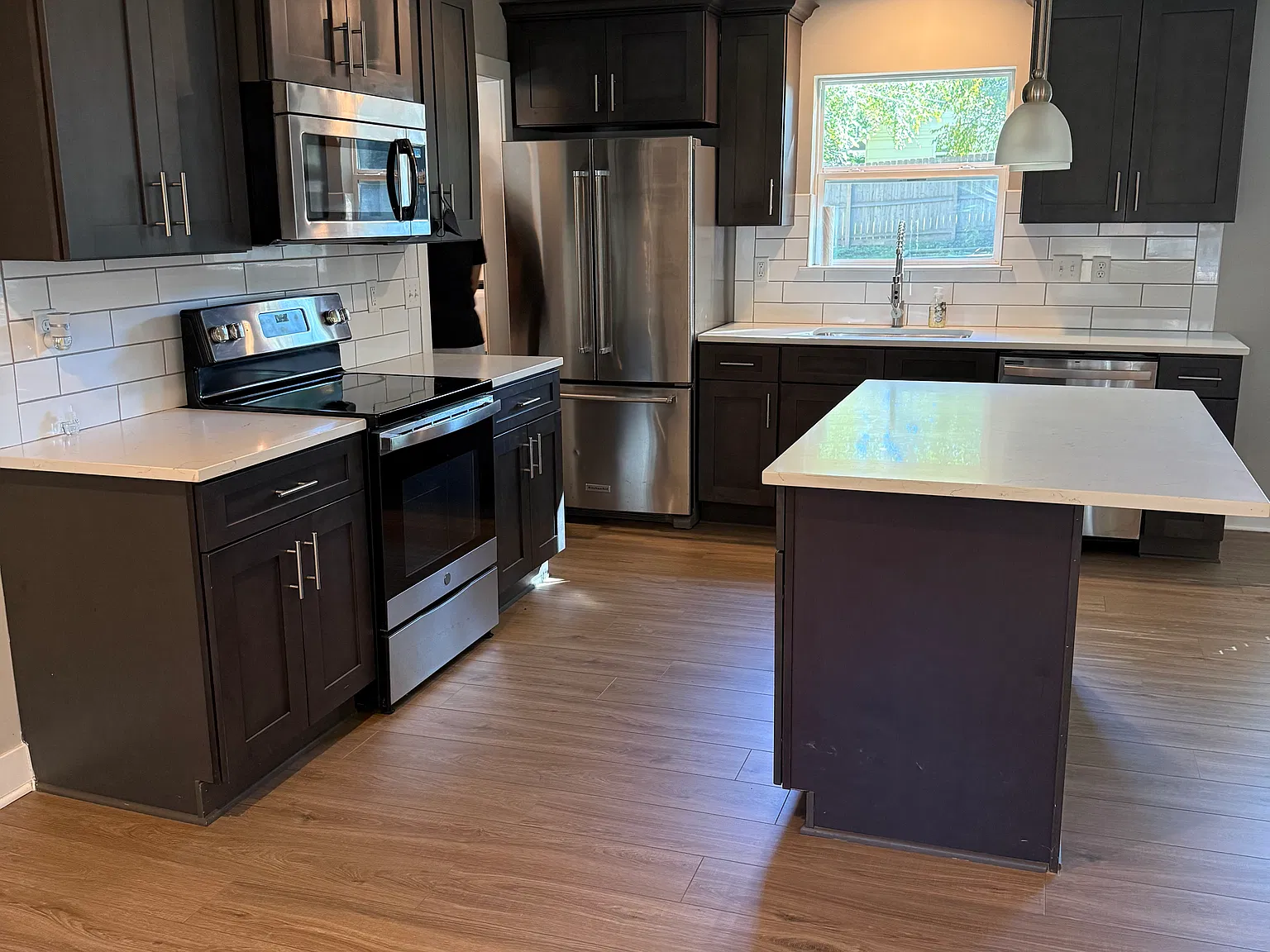 2 bed, 965 sqft, $2,200 — Photo 4