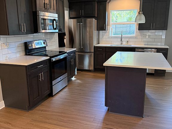 4th image of 2519 W 79th St