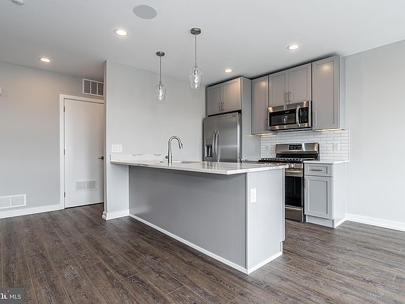 4th image of 1520 Frankford Ave #2