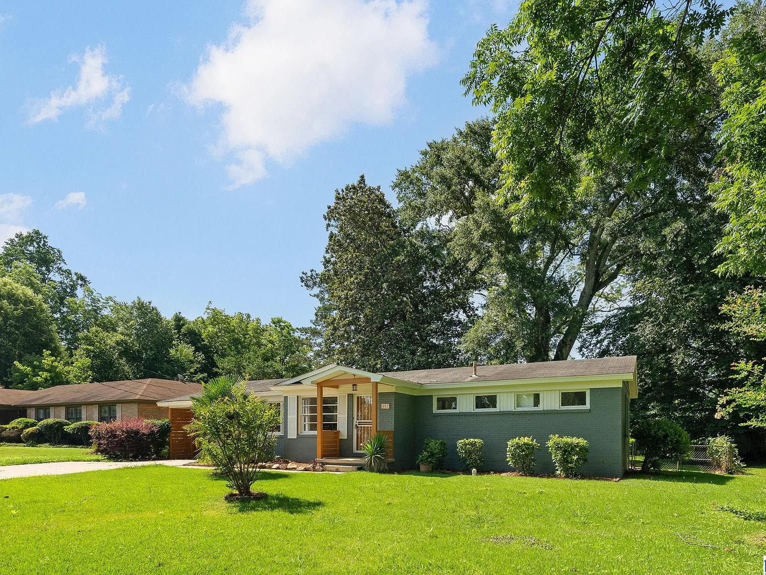3 bed, 1.5 bath, $1,650 — Photo 4