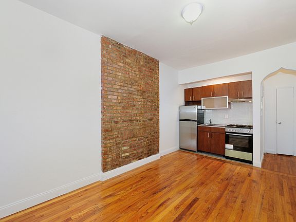 2nd image of 453 W 47th St #4N