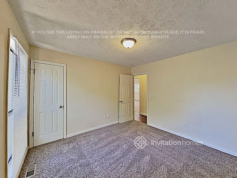 4042 Maxanne Dr NW — Photo 12