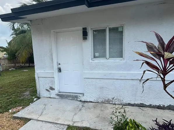 4145 SW 19th St, West Park, FL 33023