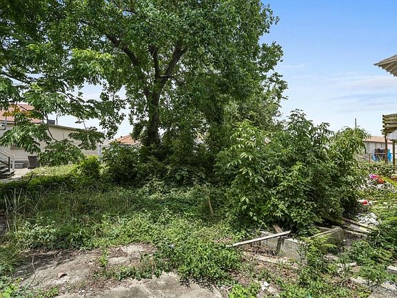 5th image of 1812-14 Desire St