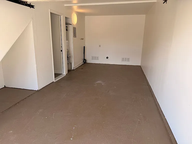 South Garden Apartments — Photo 23