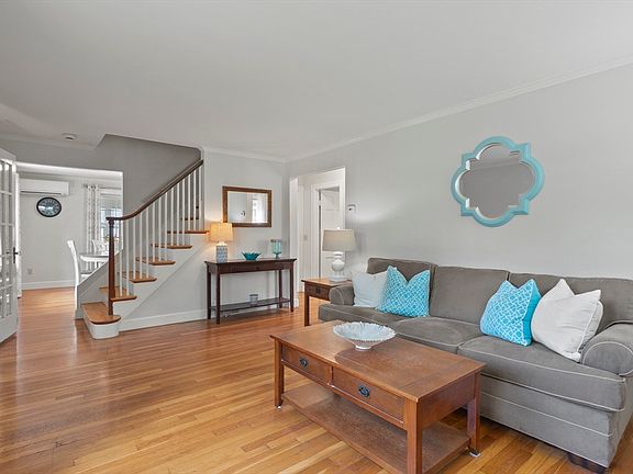 4th image of 277 Vernon St