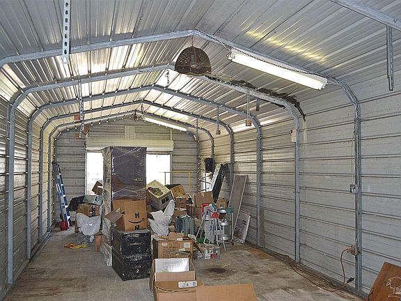 2nd image of 39 Sandalwood St