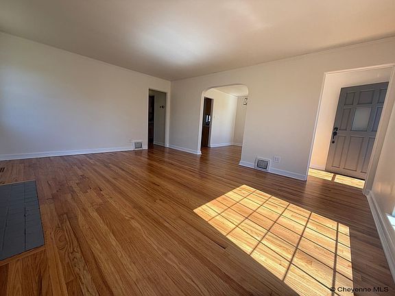 4th image of 314 E 2nd Ave