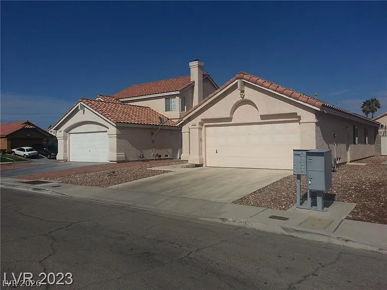 2458 Color Canyon Way — Photo 2
