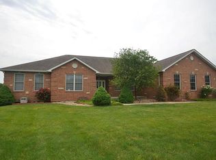 4244 Water Oak Ln, Smithton, IL 62285