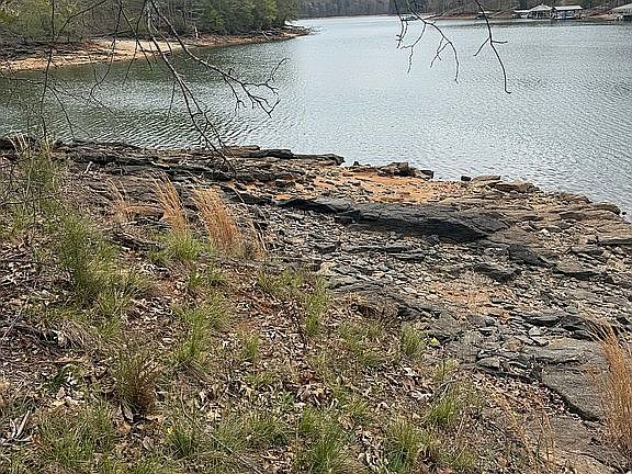 4th image of 316 Coves End Point