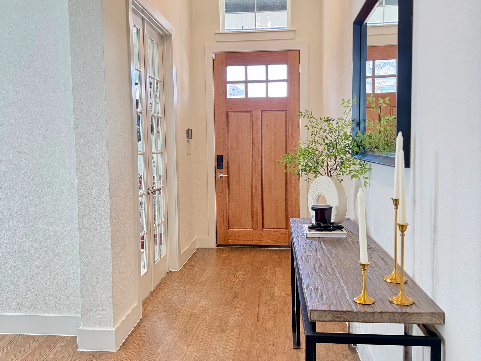 4 bed, 3800 sqft, $6,000 — Photo 2