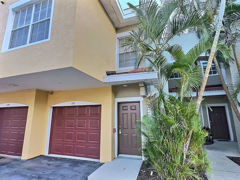 4751 Travini Cir #4105 — Photo 2