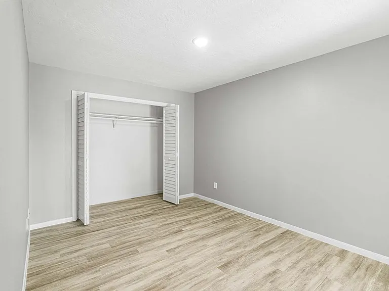 2633 Harbor Cv #C — Photo 7