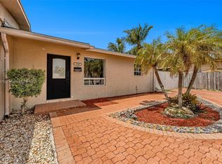 7920 NW 171st St, Hialeah, FL 33015