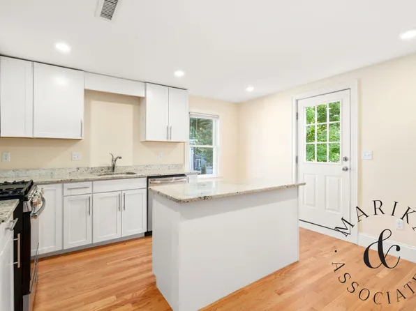 30 Willow St, Newton Center, MA 02459