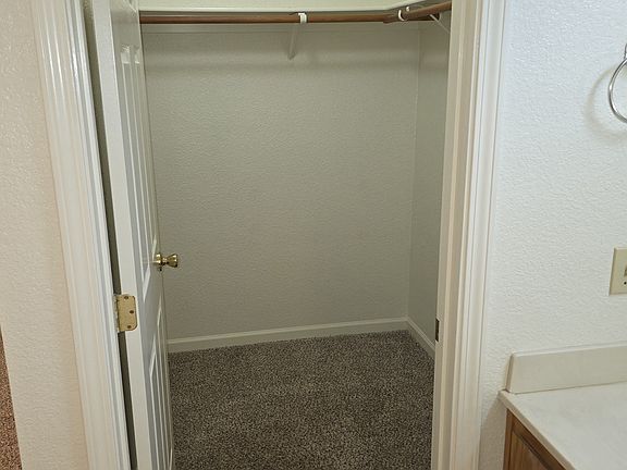 5th image of 2504 N Walnut Rd