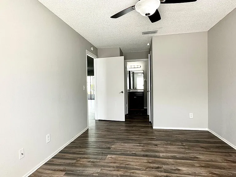 4124 Pershing Pointe Pl #2 — Photo 7