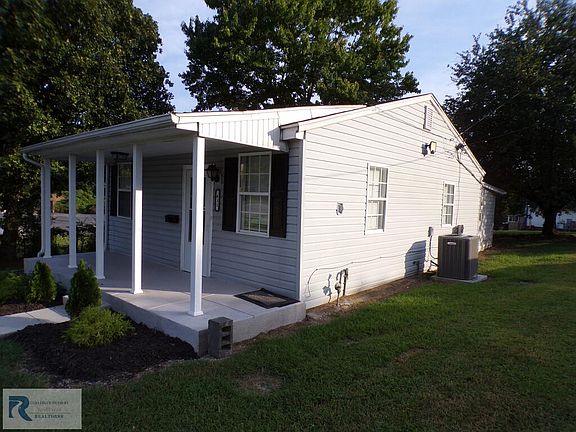 4th image of 611 Ferry Rd