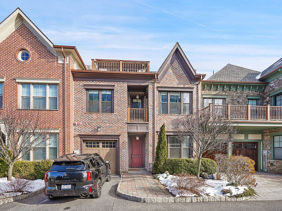 1st image of 21 Rivers Edge Dr #21