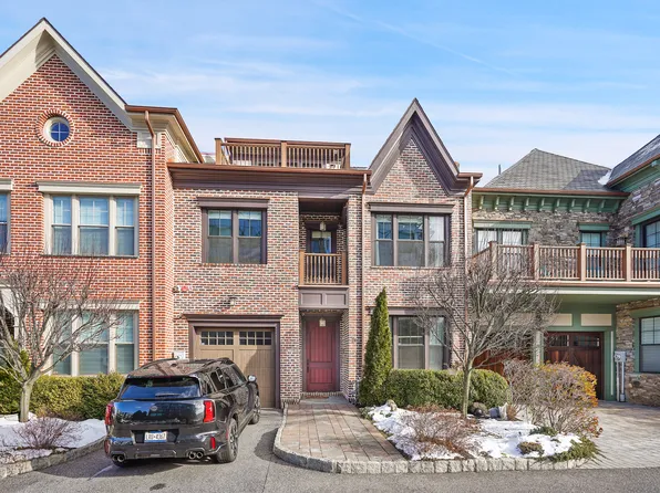 21 Rivers Edge Dr #21, Tarrytown, NY 10591