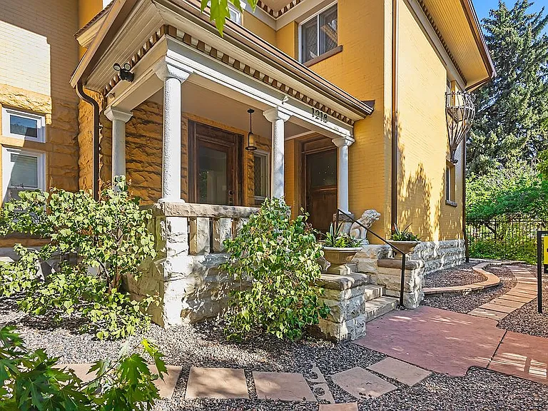1218 N Washington St — Photo 11