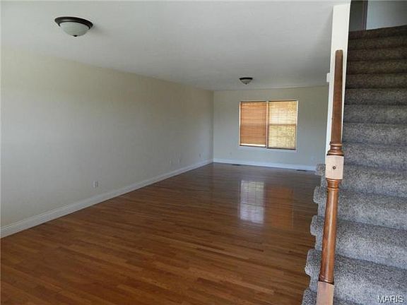 3rd image of 214 Richmond Dr