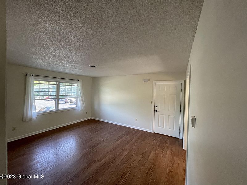 3rd image of 25A Pine Lane APT 7