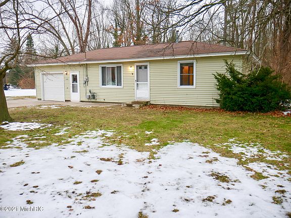 3rd image of 274 N 160th Ave